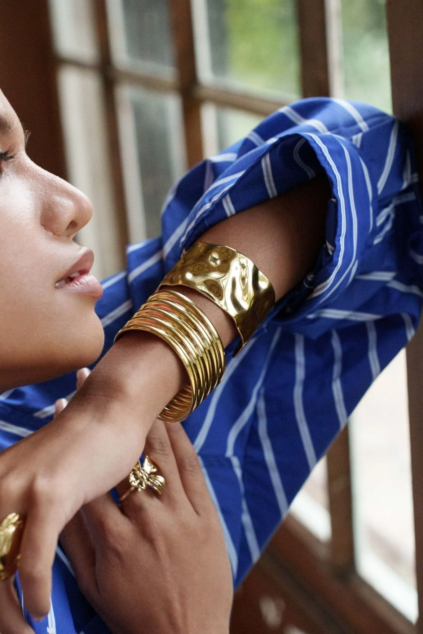 Armband - Cuff Lonia - 5 stacked wavy rings