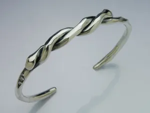 Hammerd Snake Bangle