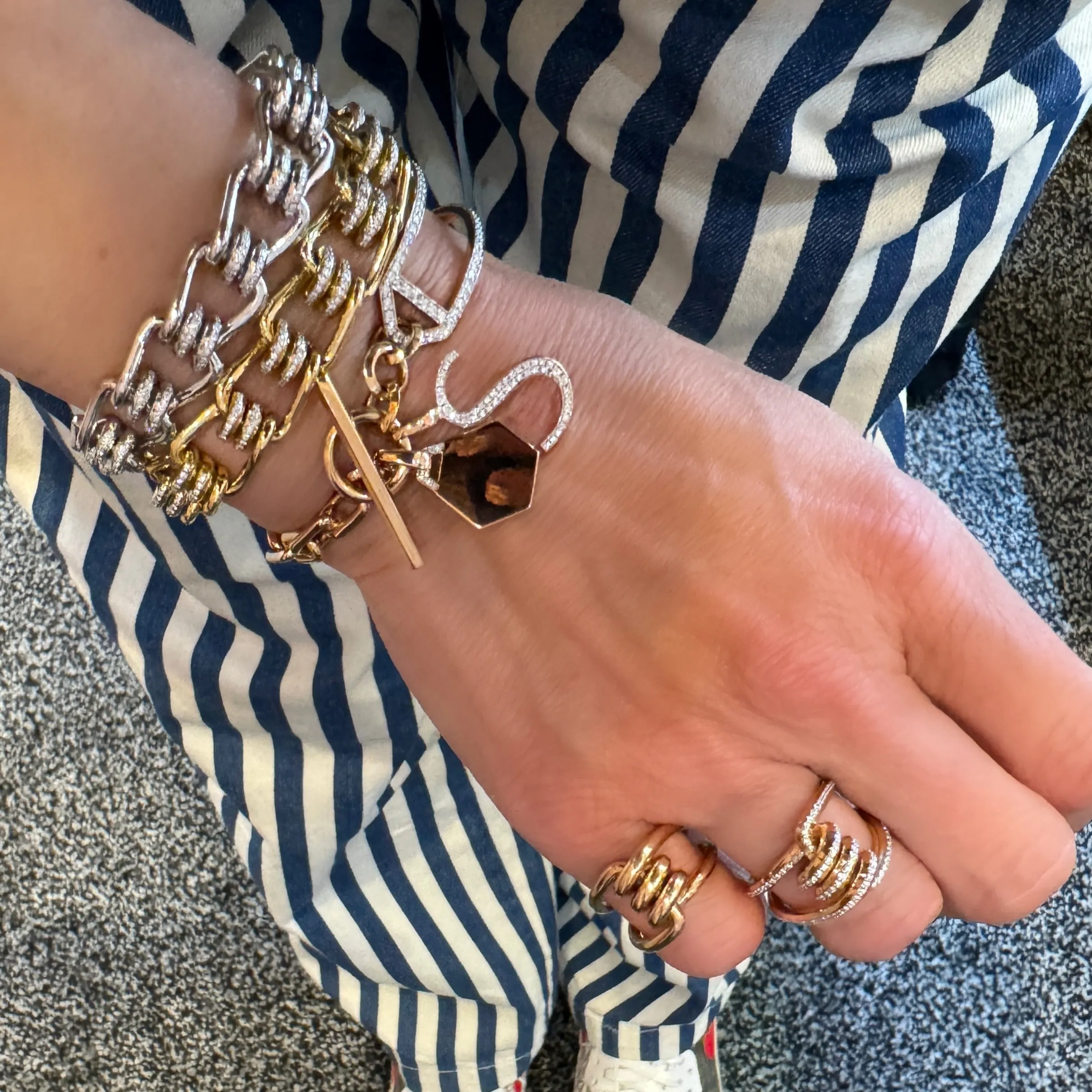 Huxley Gold or Diamond Single Coil Link Ring