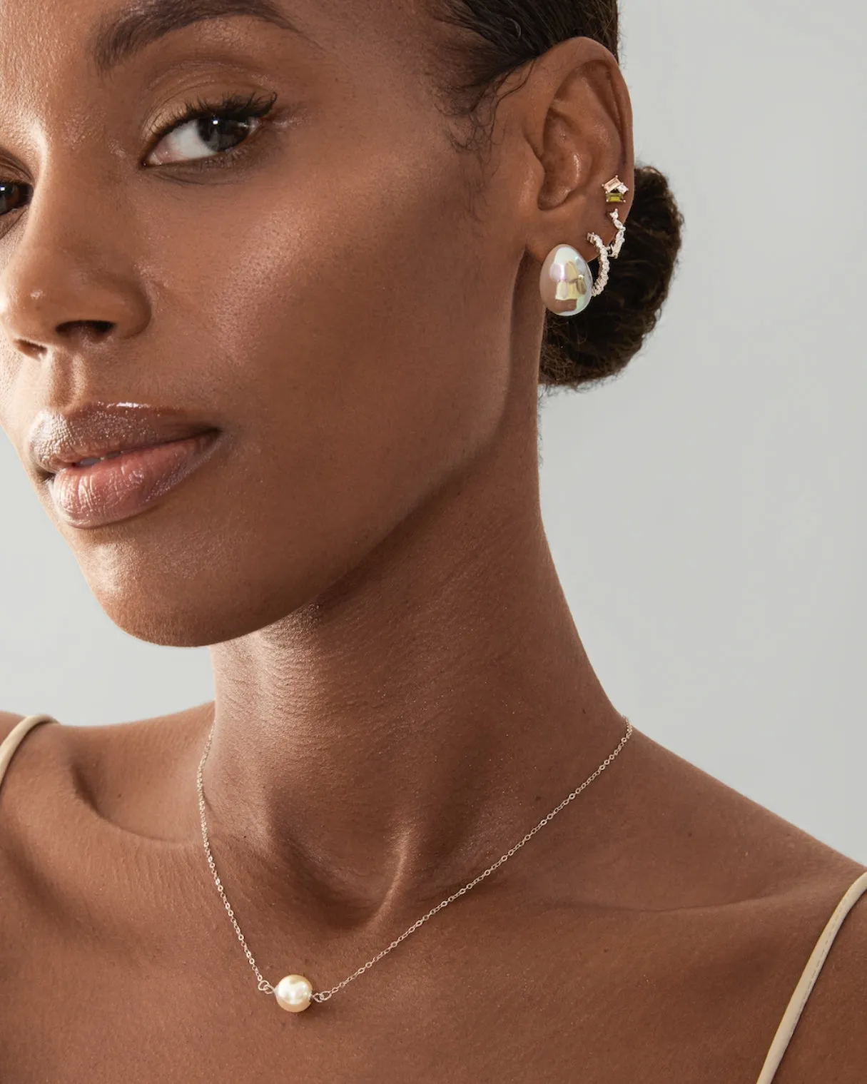 Midge Dôme Stud - Pearl Iridescent