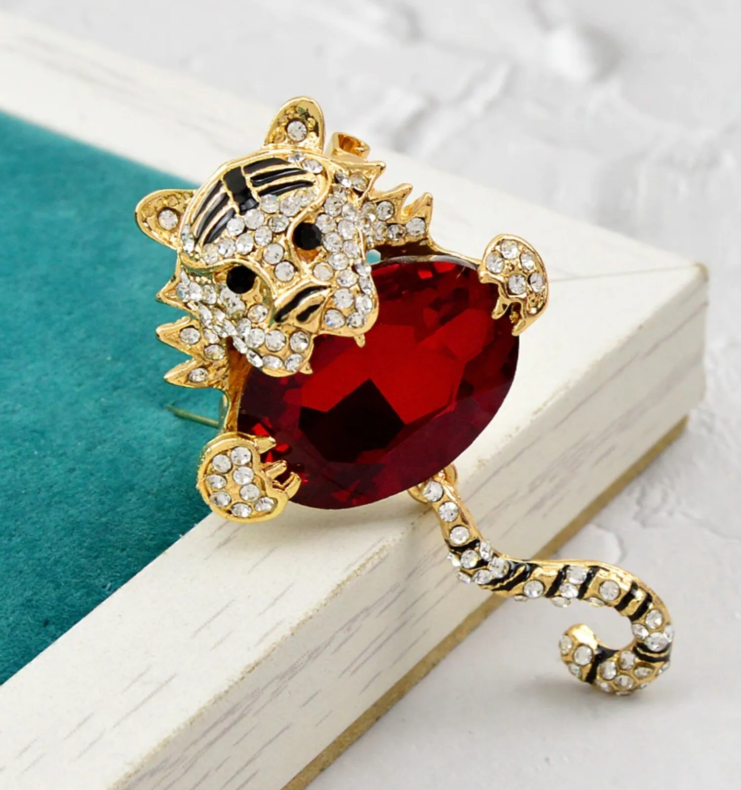 Stunning tiger brooch vintage look broach diamonte gold silver plated pin jjj59