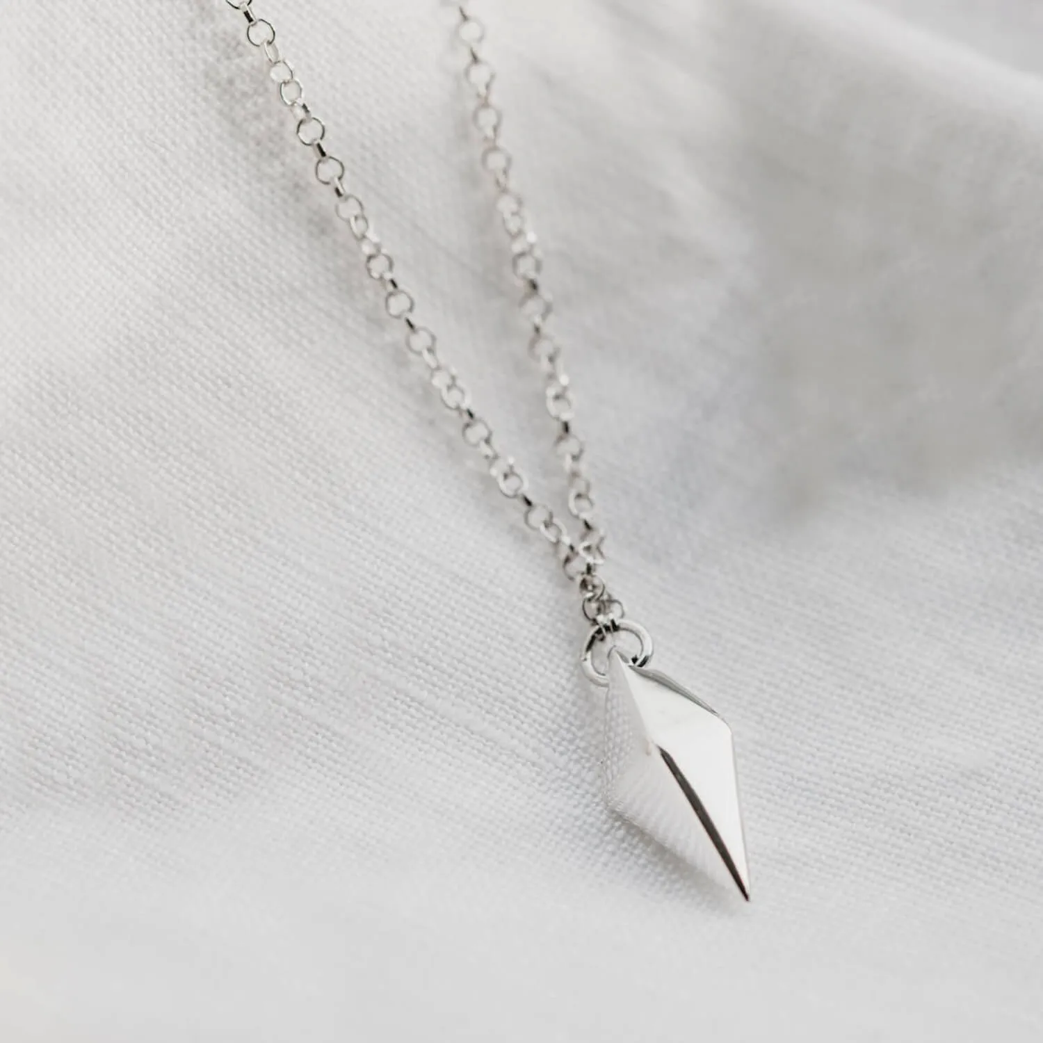 Tiny Kite Necklace Silver