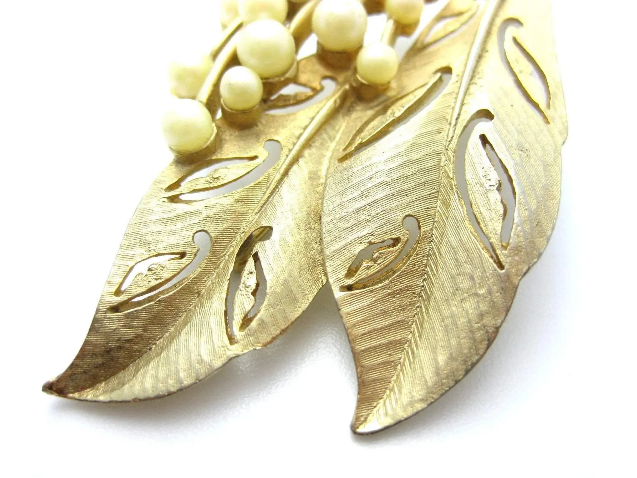 Vintage 1960s Gold & Pearl Leaf Brooch