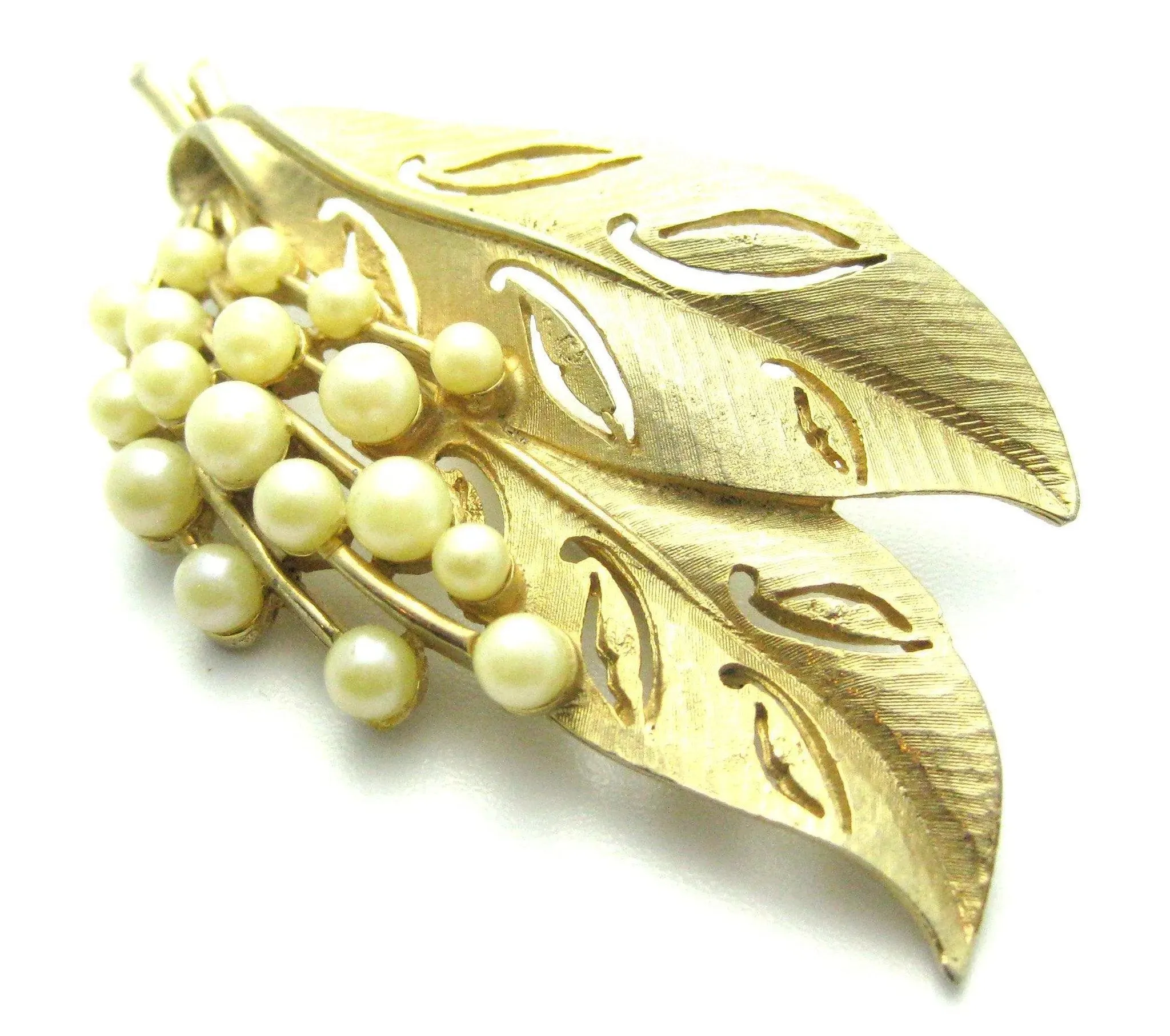 Vintage 1960s Gold & Pearl Leaf Brooch